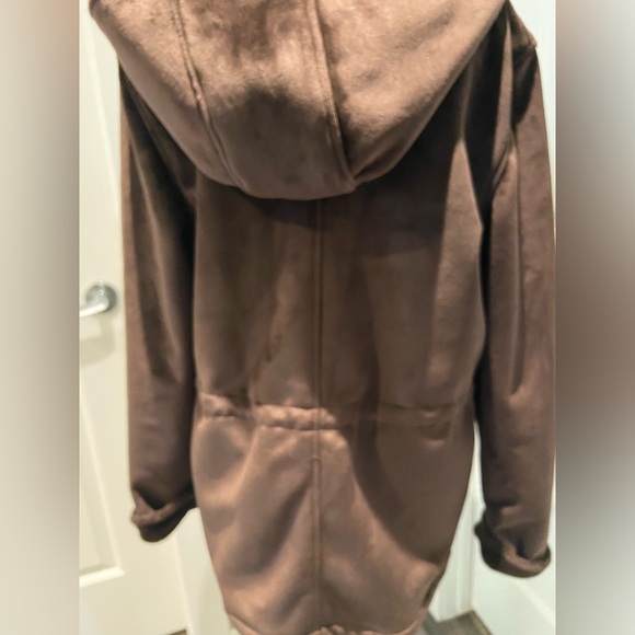 Cozy weatherproof jacket - Picture 2 of 8